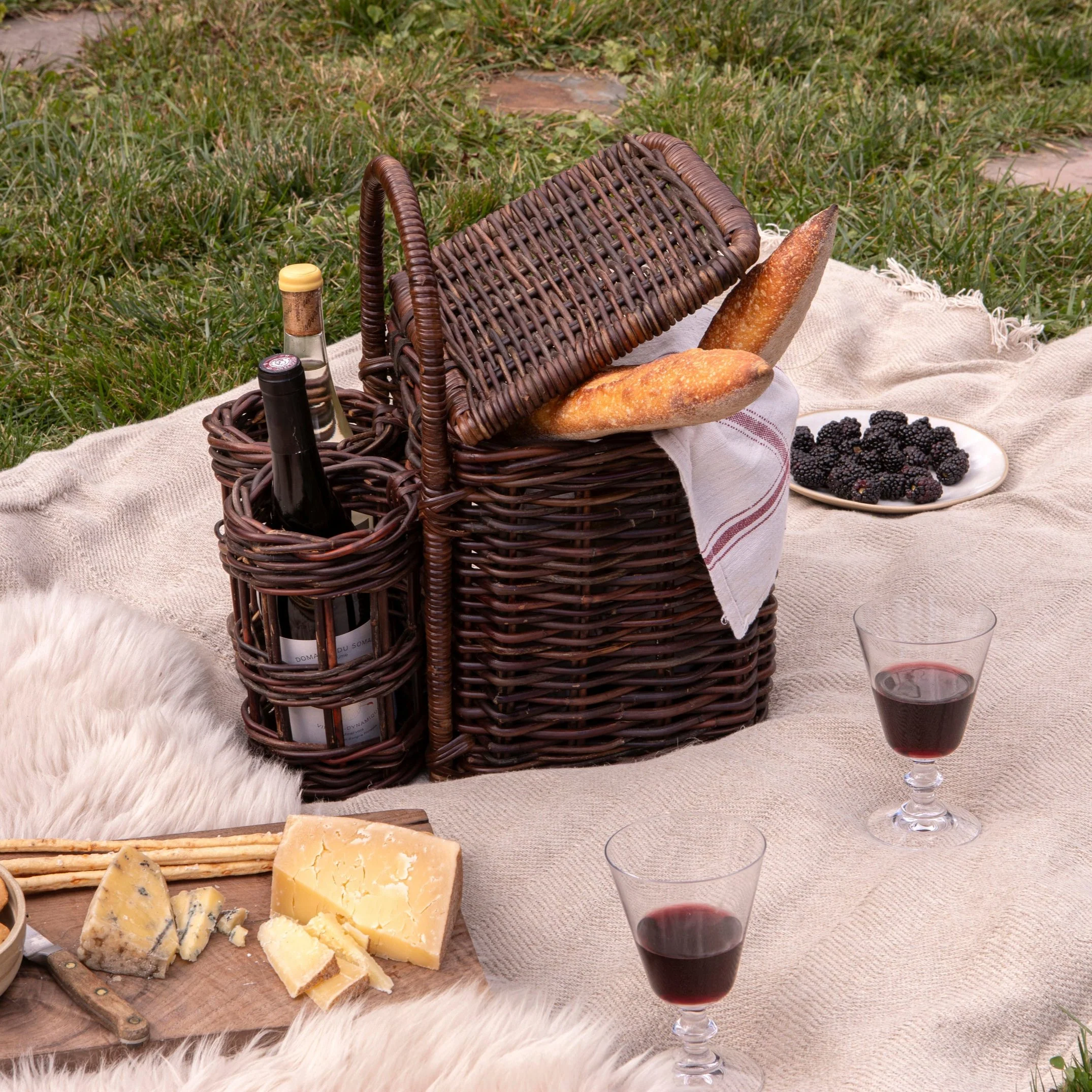 Apéro Wine & Cheese Picnic Basket - Image 3