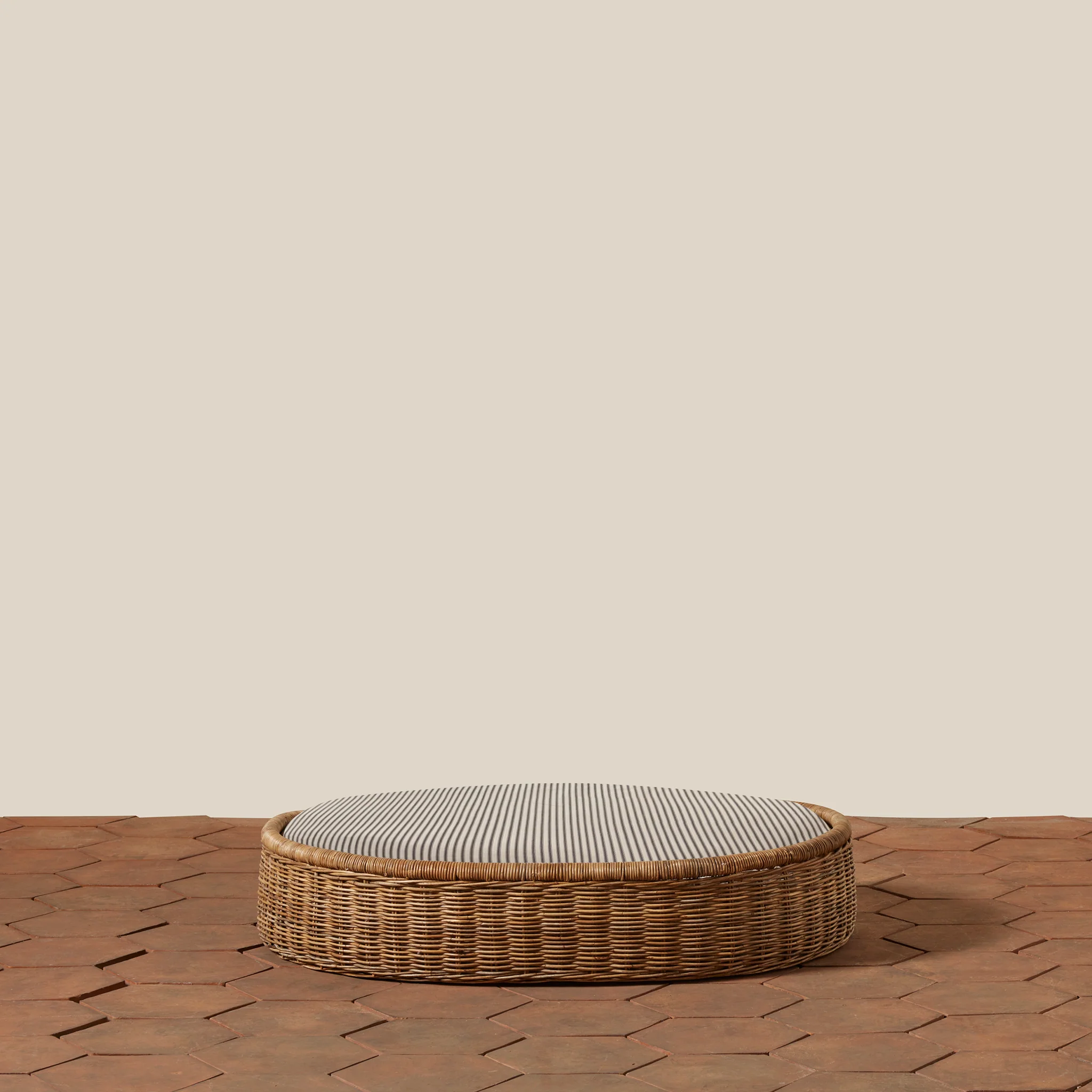 Boone Woven Dog Bed  - Image 15
