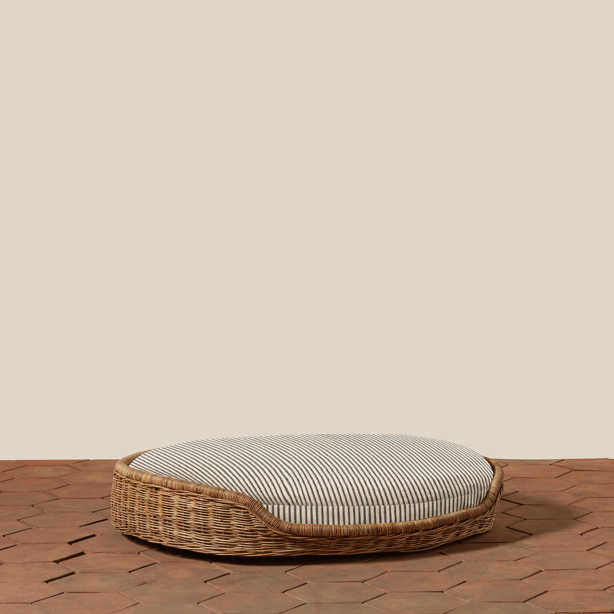 Boone Woven Dog Bed  - Image 17