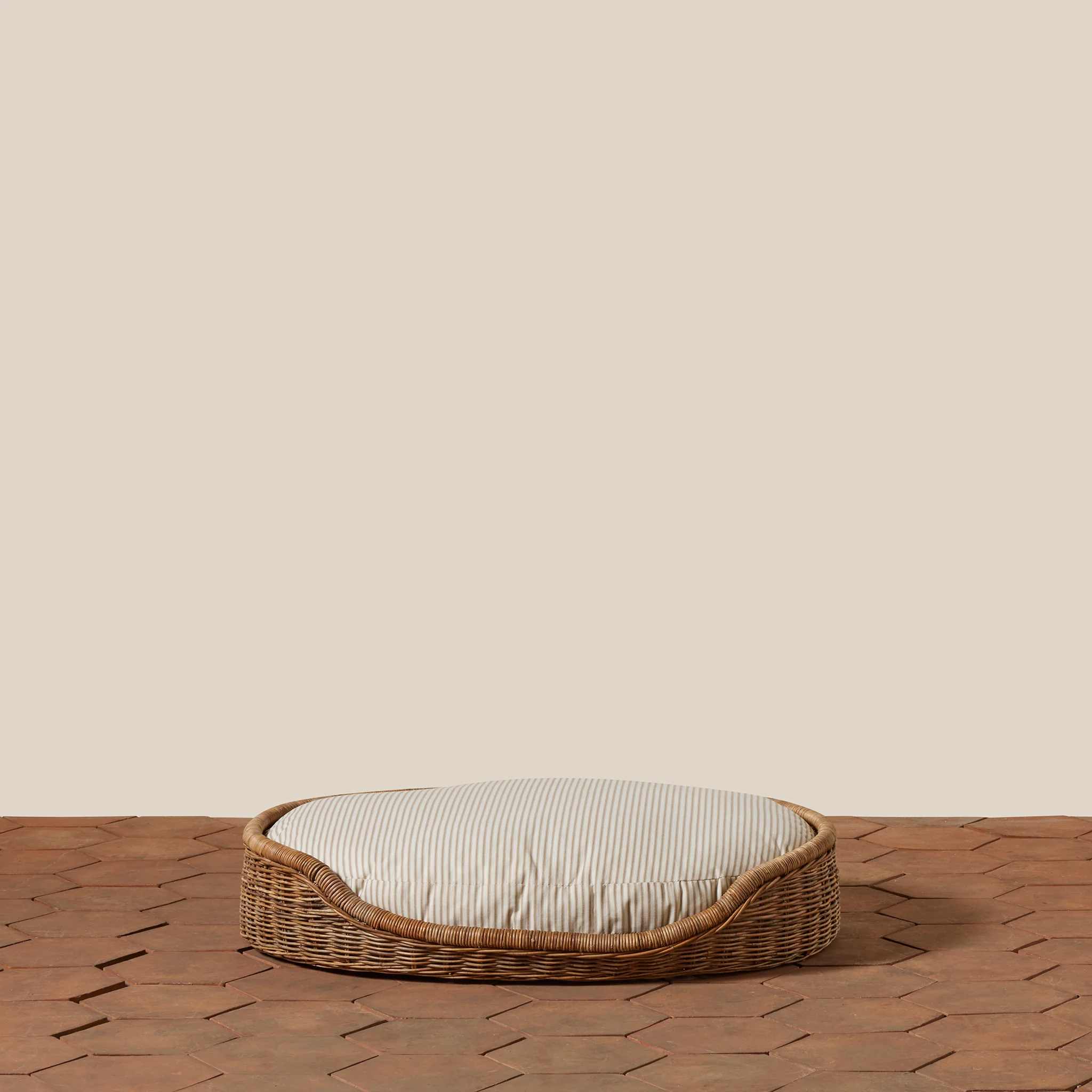 Boone Woven Dog Bed  - Image 5