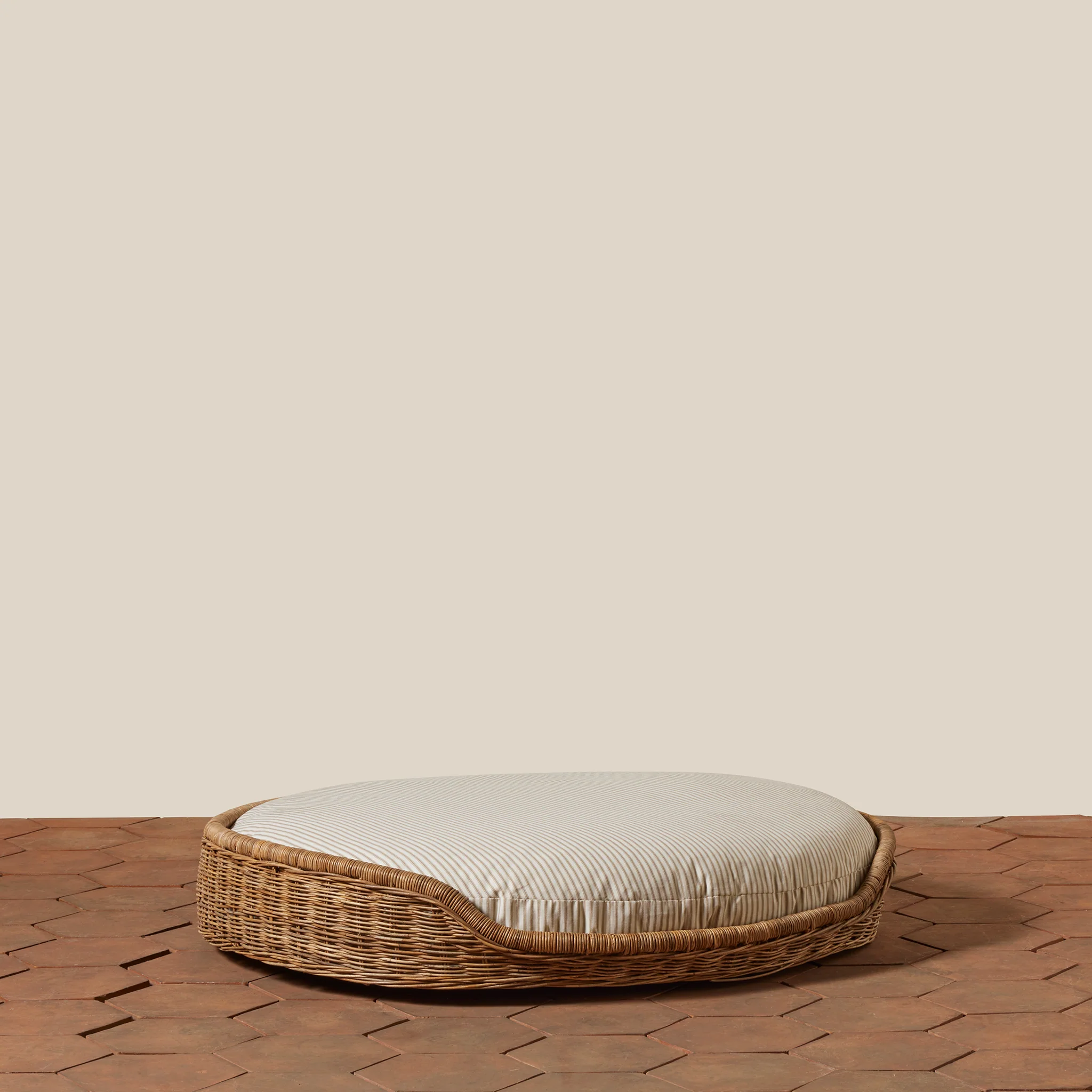 Boone Woven Dog Bed  - Image 8