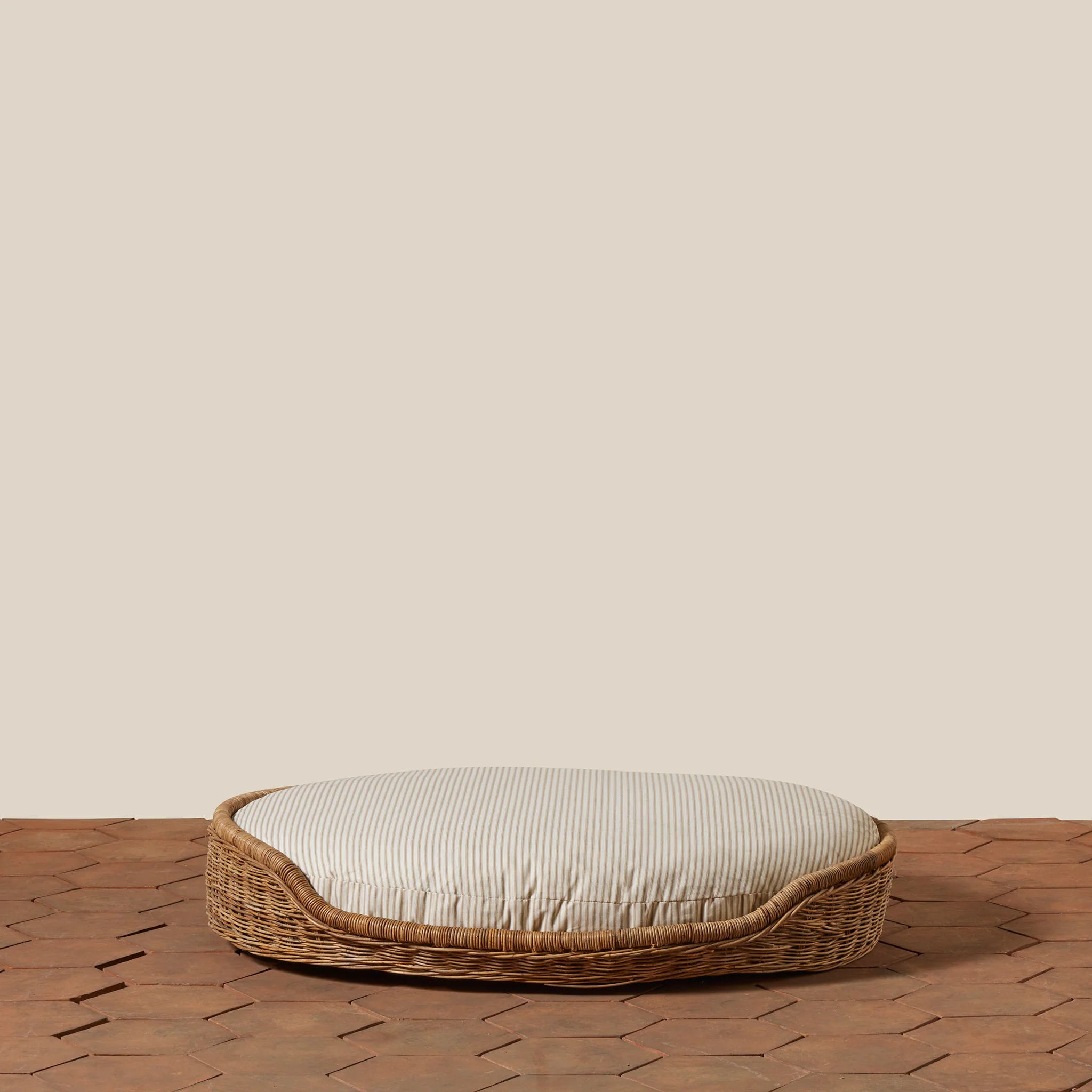 Boone Woven Dog Bed  - Image 9