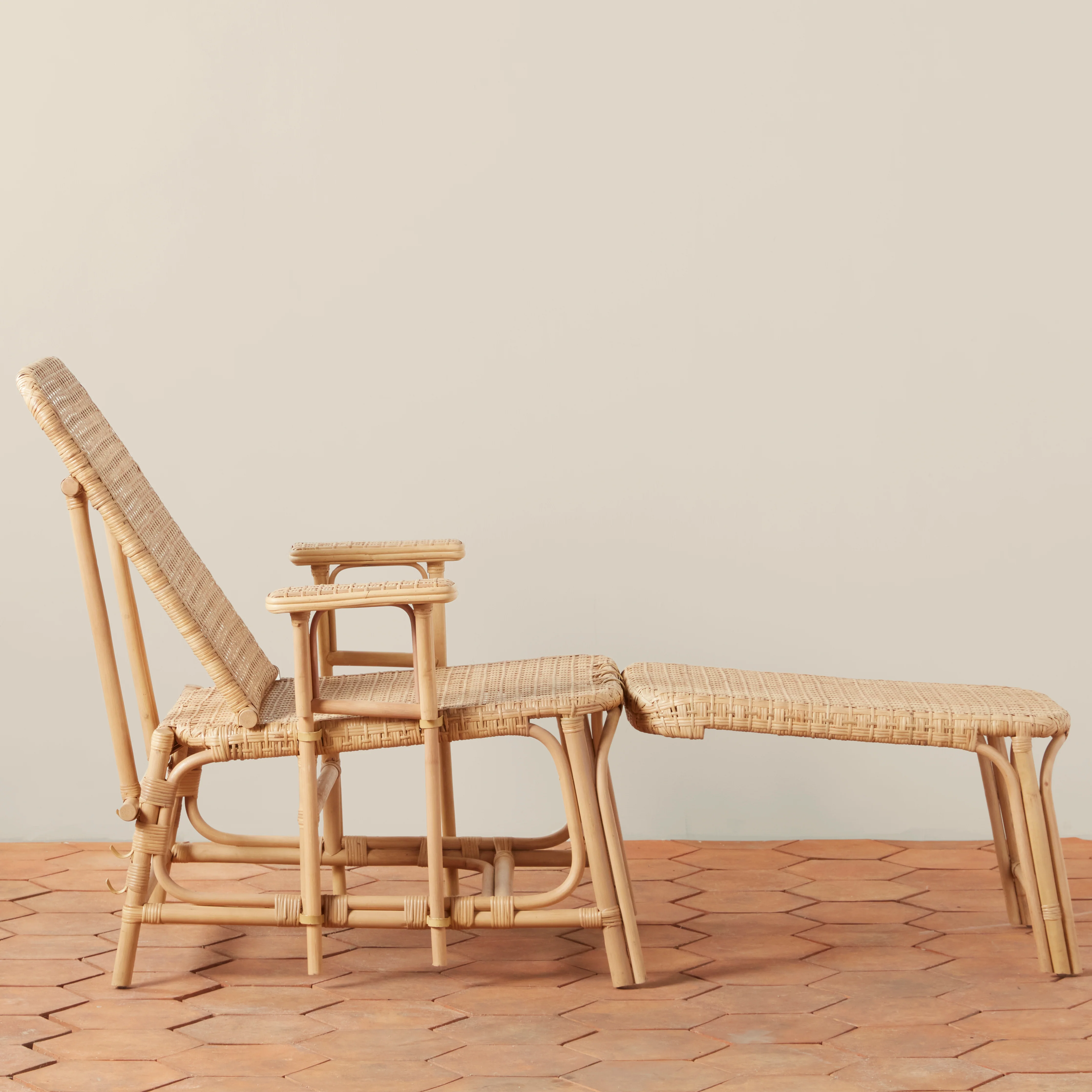 Flore Bistro Chaise Lounge - Image 4