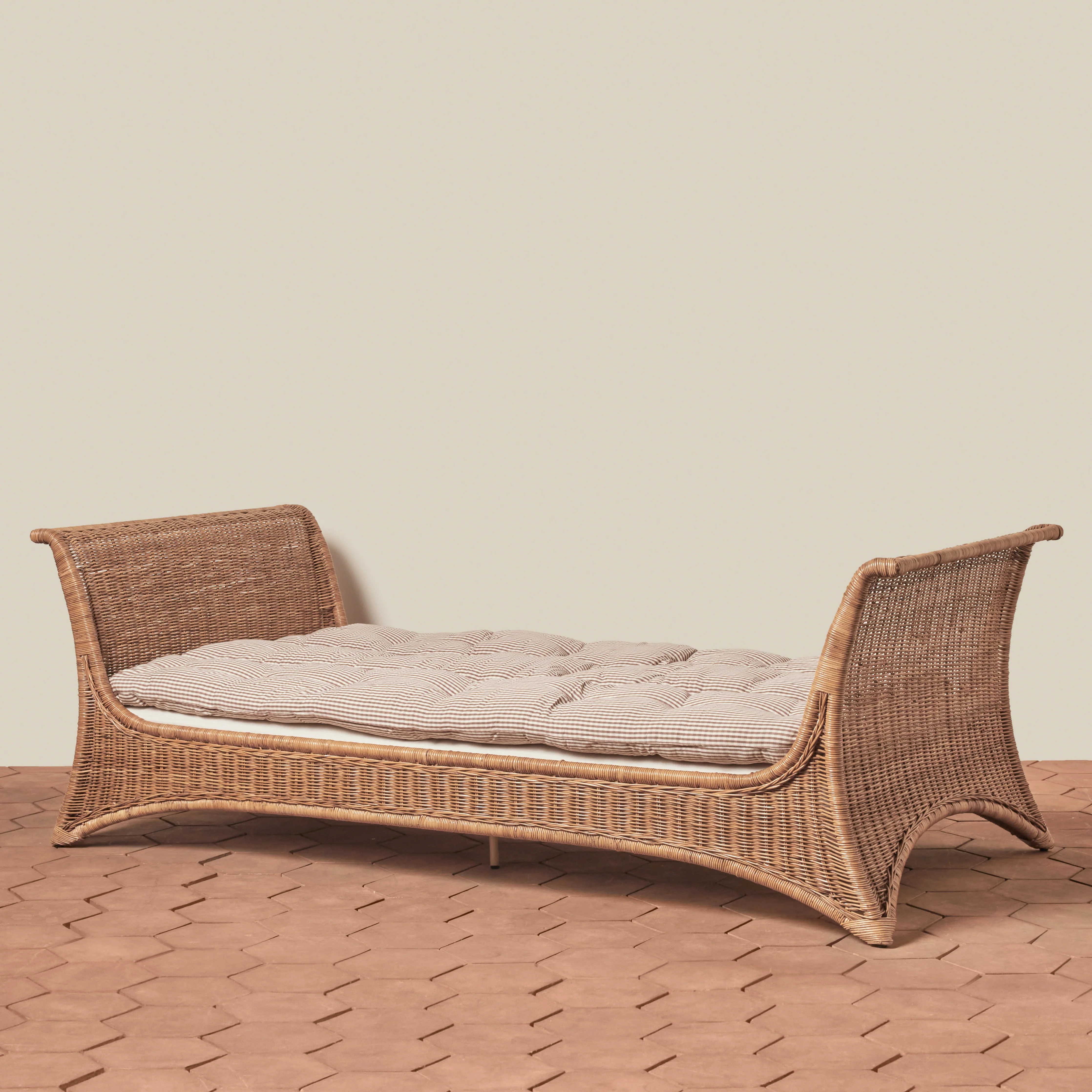 Healdsburg Daybed - Image 7