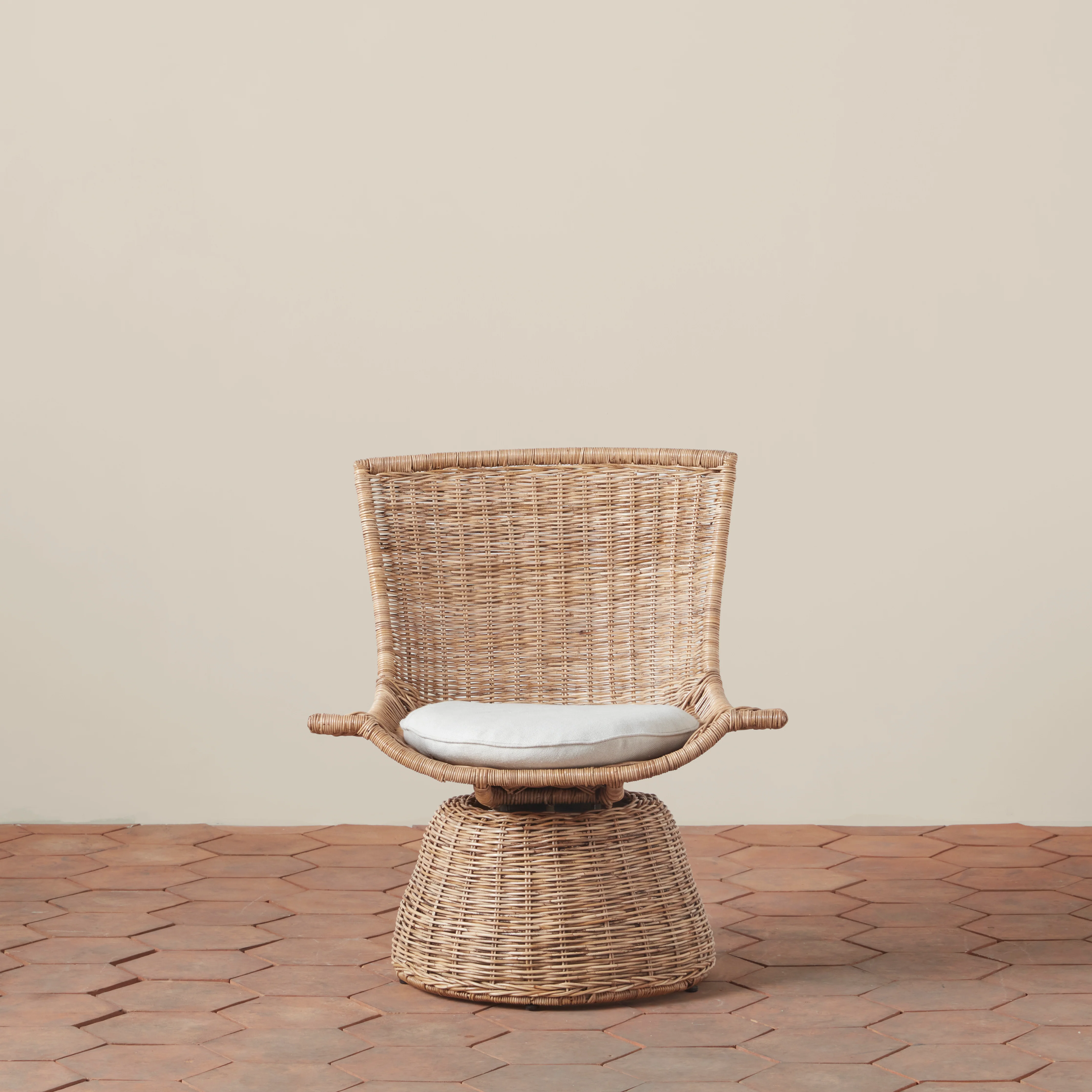 Healdsburg Small Wicker Swivel Chair - Image 5