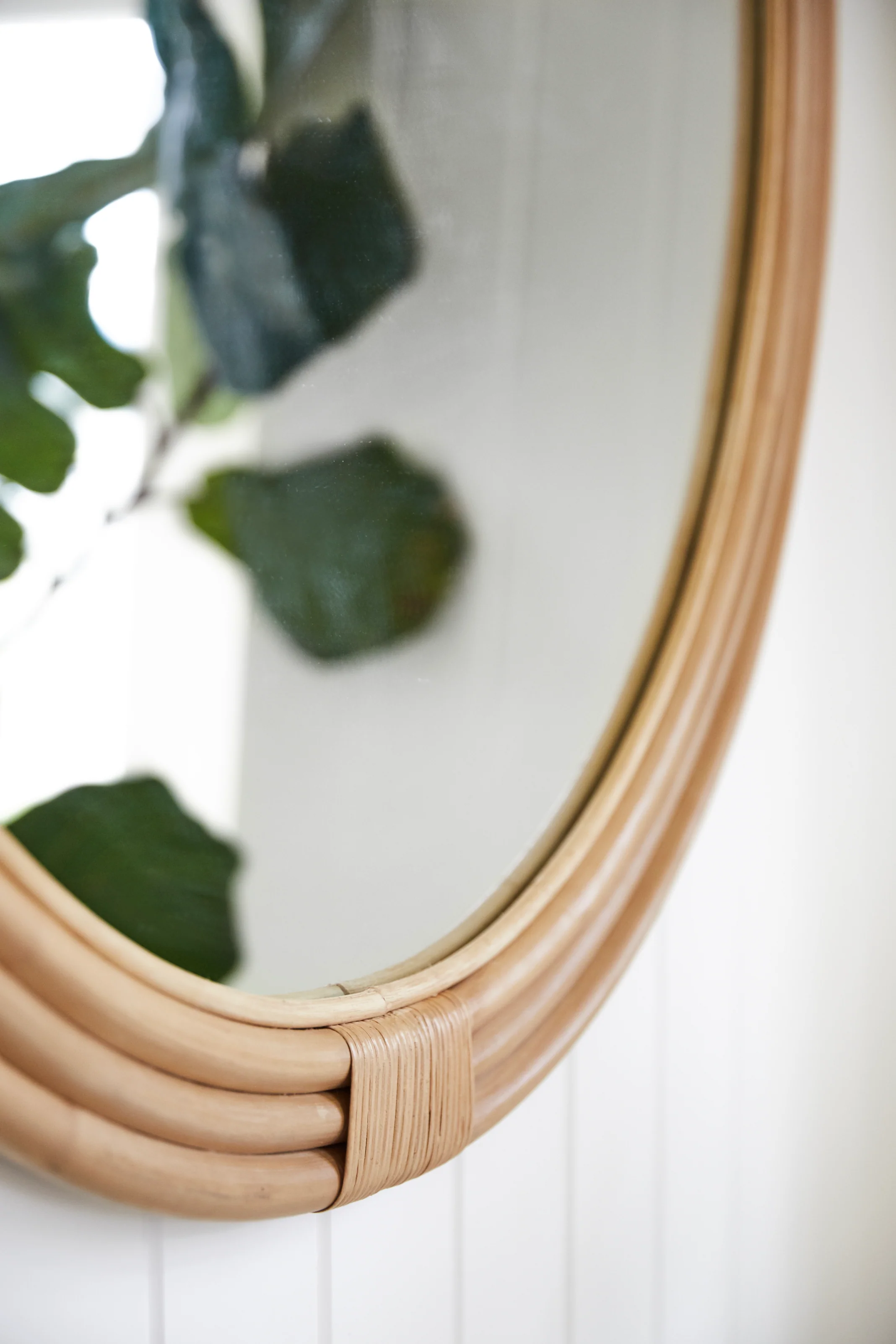 Pelicano Large Round Mirror - Image 3