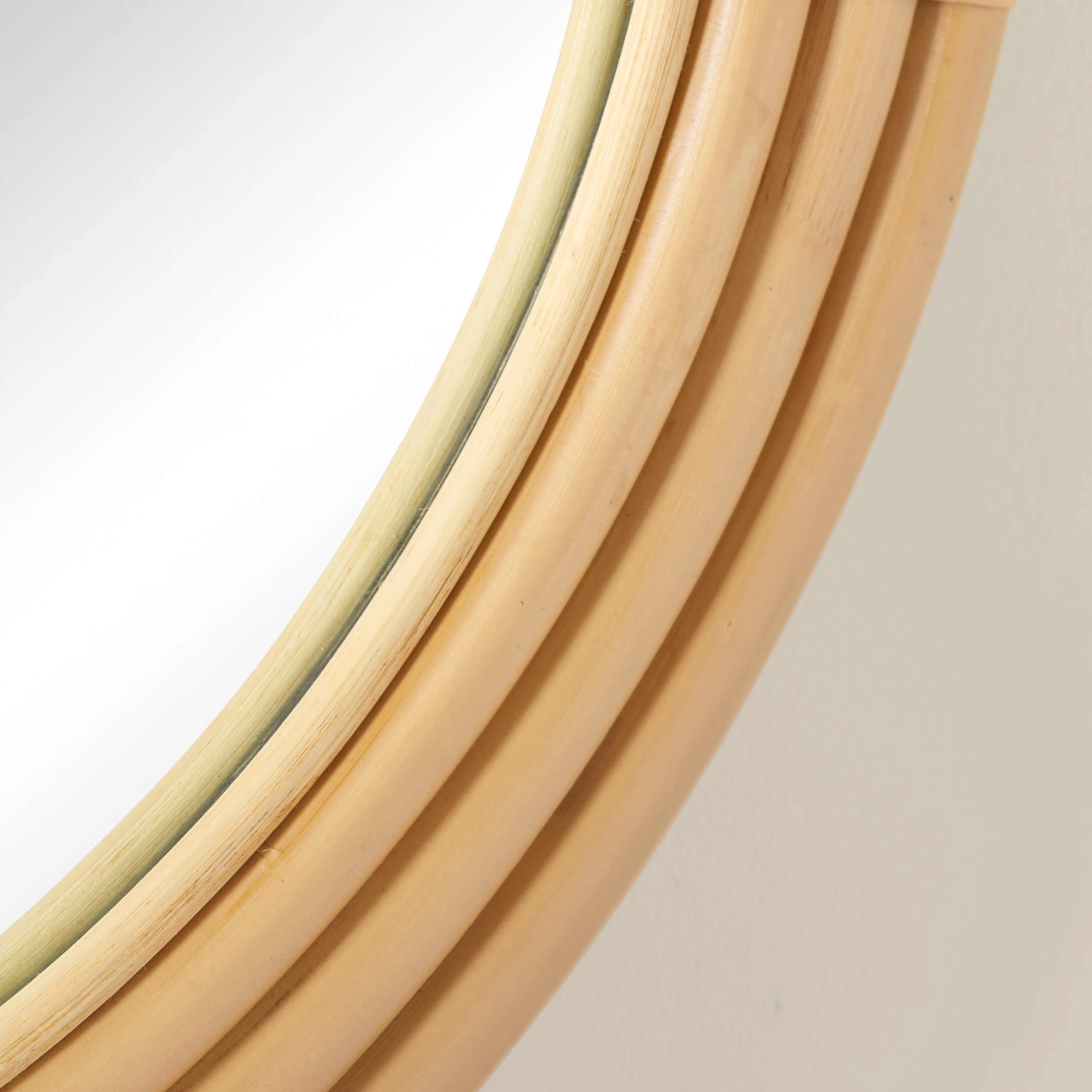 Pelicano Small Round Mirror - Image 3